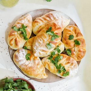 Гвезели с курицей, сыром и грибами