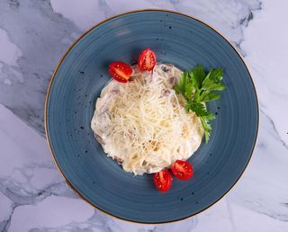 Паста карбонара в сливочном соусе