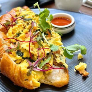 Croissant Œufs Brouillés