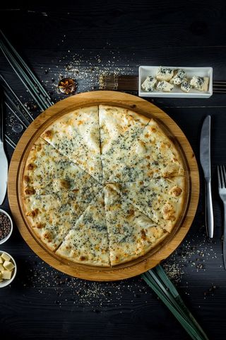 Пицца "Четыре сыра"