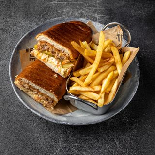 Sendvič sa cepkanim rebrima