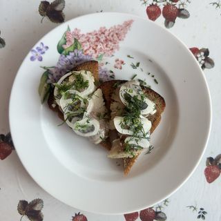 Бутерброды с селёдкой 2 шт.