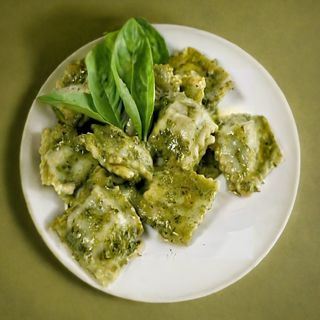 Ravioli al pesto genovés