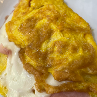 Omelette prosciutto cotto e mozzarella 