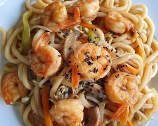 Massa Japonesa com Gambas