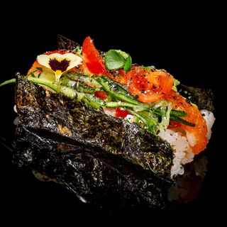 Te2. Temakizushi vegetariano vegetariano un pezzo