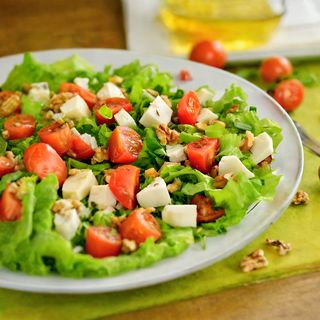 Salată de roșii cu brânză