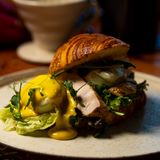 EGG BENEDICT CROISSANT
