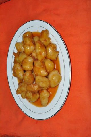 80. Пиле с кисело-сладък сос (550г)