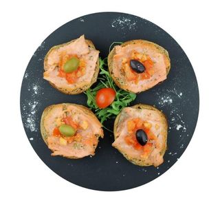 Dimljeni losos bruschetta