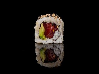 Uramaki tonno avocado