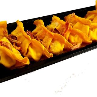 GIOZA  DE POLLO AL CURRY  (8 UNI) 