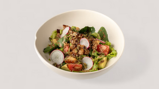 Салат с цыпленком тандури