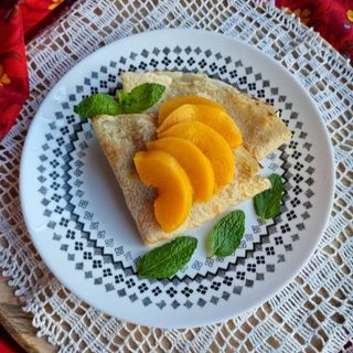 Naleśniki na słodko z jabłkami i brzoskwinią 2szt