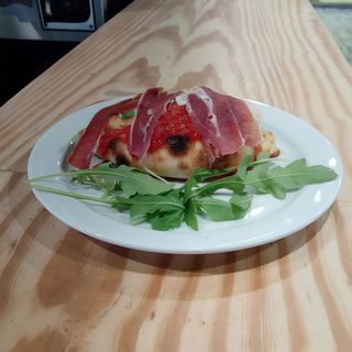 Pizza Calzone, Mediana