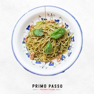 Spaghetti al pesto 