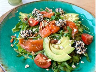 Салат лосось та авокадо (250g)