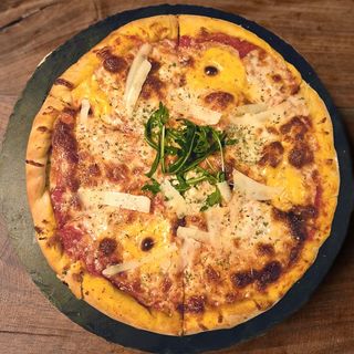 პიცა 4 ყველით