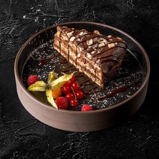 Tort cu ciocolata si nuci