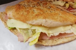 Focaccia  Tre polis