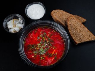 Борщ зі свининою (520g)