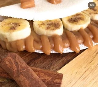 Banana, doce de leite e amendoim