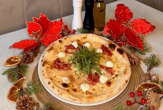 Pizza Bianca Crudo i Gruszka