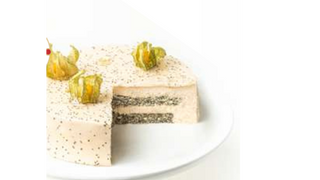 TORT MAKOWY Z KREMEM POMARAŃCZOWYM - porcja