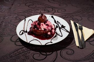 Papanaşi cu dulceaţă şi smântână