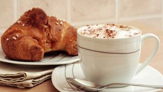 Cappuccino e cornetto a scelta