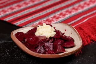 Salată sfeclă roşie şi hrean