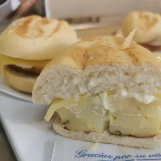 Bocadillo De  Tortilla Española