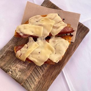 Tostadas de bacon y queso 