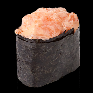 Гункан с лососем (1 шт.)