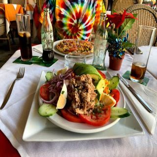 Ensalada Mixta Con Atún