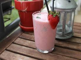 MilkShake cu Banane si Capsuni