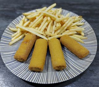 Flamenquines York i queso con patatas