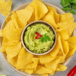 Nachos Con Guacamole