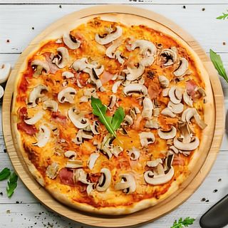 Піца Капрічоза (33см/420г)