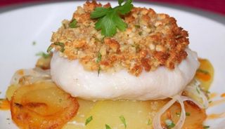 MERLUZA AL HORNO CON COSTRA DE ALMENDRAS