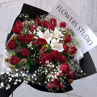 წითელი სპრეი ვარდები 