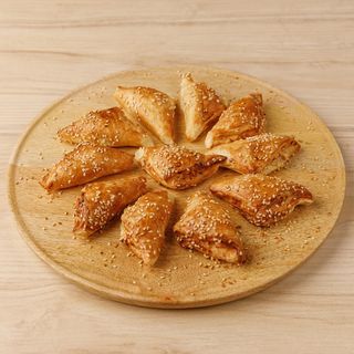 Trouglići sa šunkom i sirom