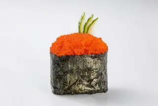 Гункан з ікрою Тобіко