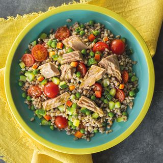 Farro con tonno e verdurine