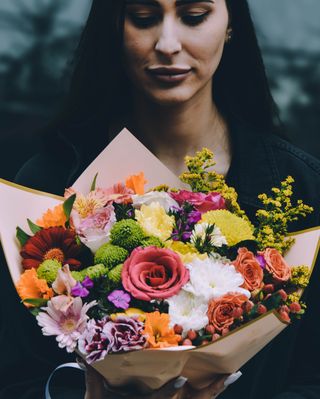 Buchet orhidee cu trandafiri