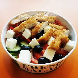 Salata cu piept de pui crispy