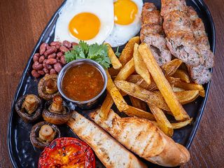Англійський сніданок з люля кебабом з  телятини (500g)