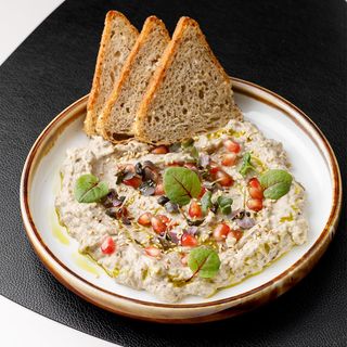 Pastă din vinete coapte cu cremă tahini si semințe de dovleac   New