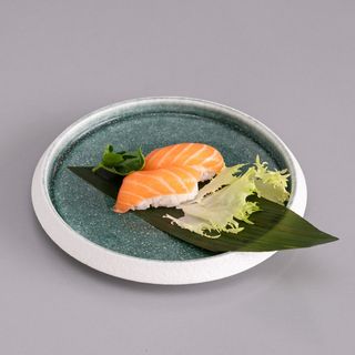 80. Nigiri salmone