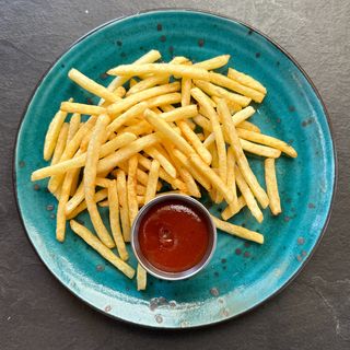 Картопля фрі (150/25г)